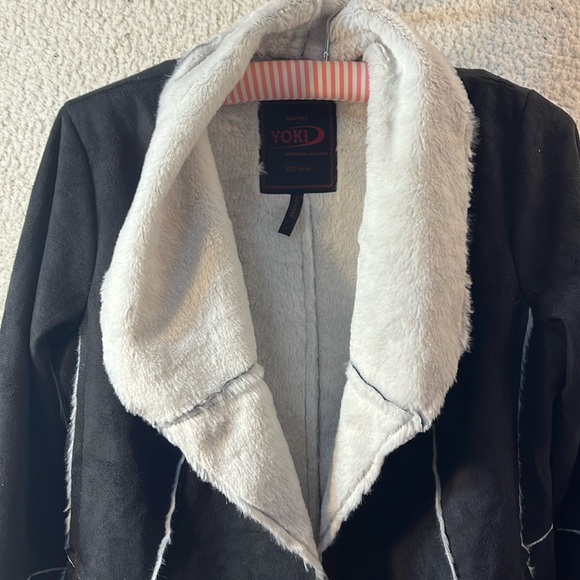 YOKI Look 👀  Good On Faux Fur Jacket - Picture 1 of 5